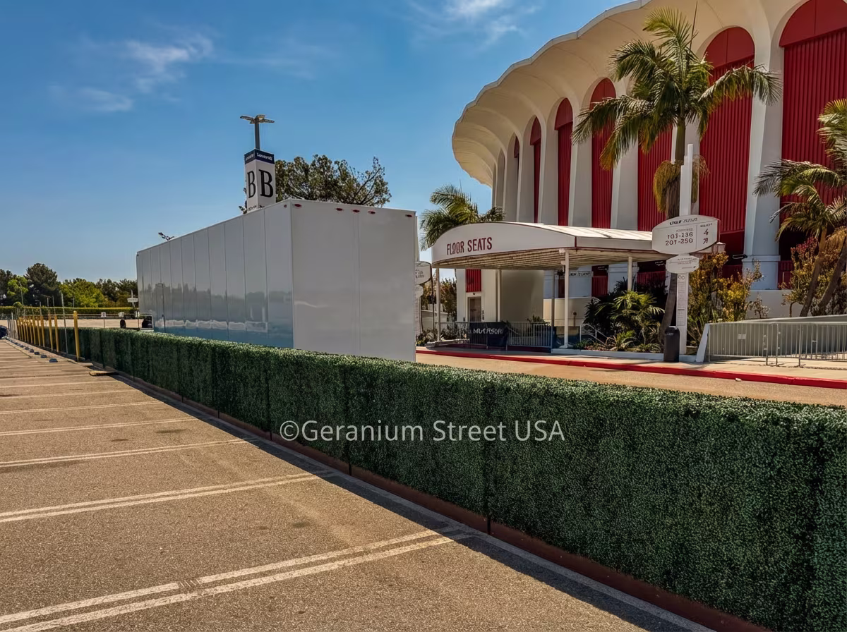 Close-up of UV-resistant hedge panel construction