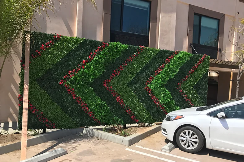Completed geometric pattern living wall