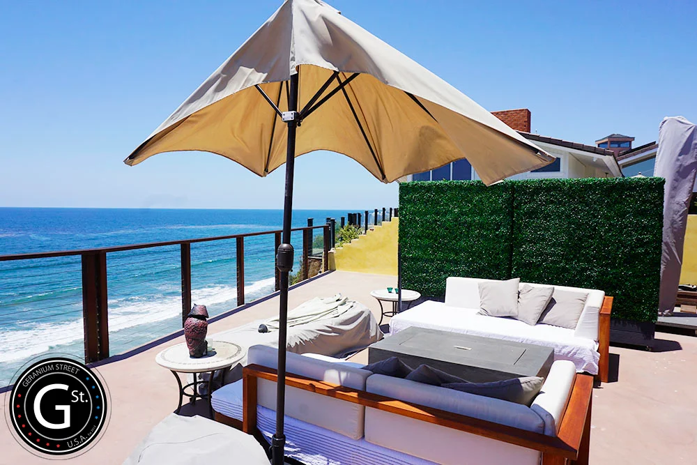 Completed hedge with hidden access port